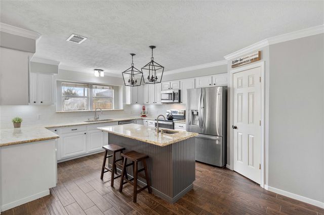 2015 Magnolia Bend, Baytown, TX 77523