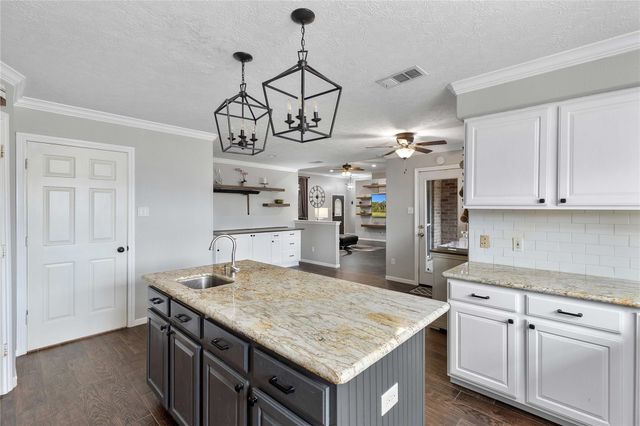 2015 Magnolia Bend, Baytown, TX 77523