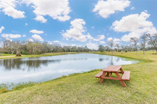 2015 Magnolia Bend, Baytown, TX 77523