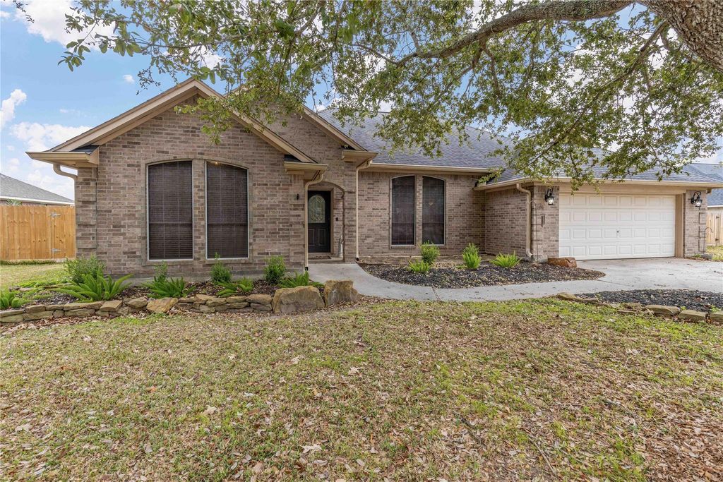 2015 Magnolia Bend, Baytown, TX 77523