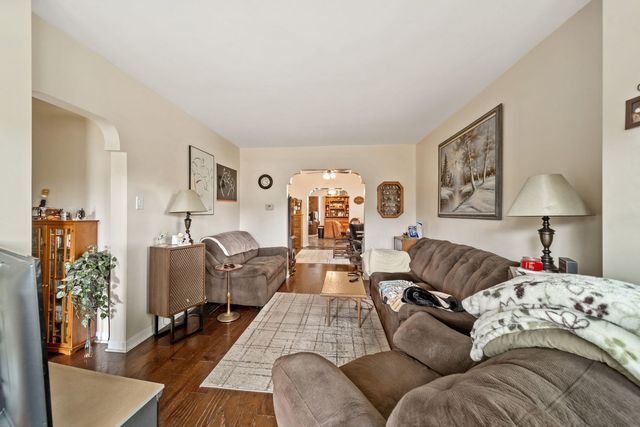 4131 N Richmond Street, Chicago, IL 60618