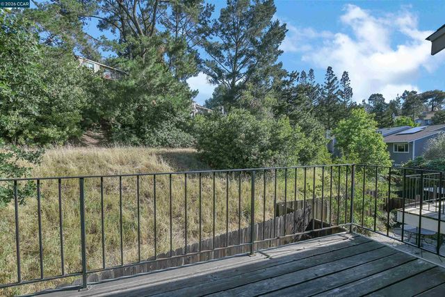2402 Silk Tree Ct., Martinez, CA 94553
