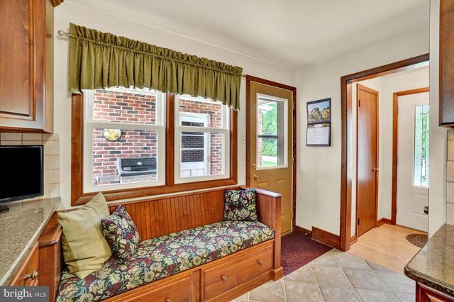 285 S MAIN ST, Mount Wolf, PA 17347