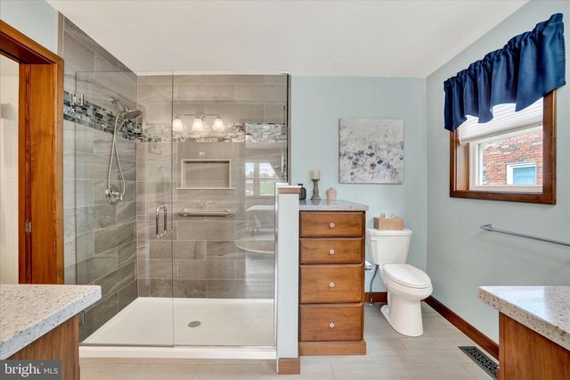 285 S MAIN ST, Mount Wolf, PA 17347