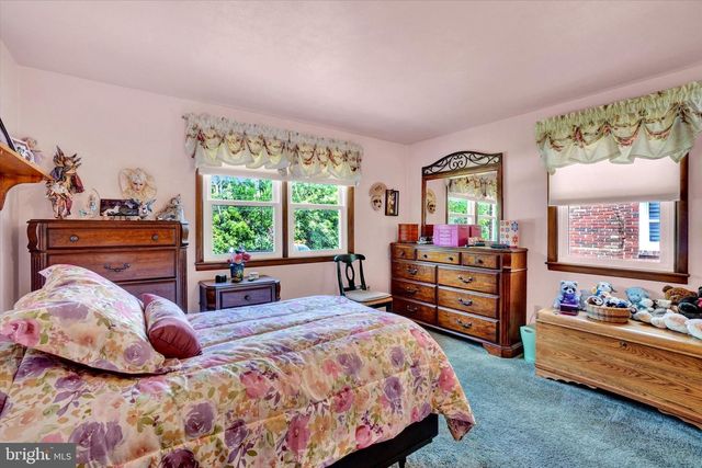 285 S MAIN ST, Mount Wolf, PA 17347