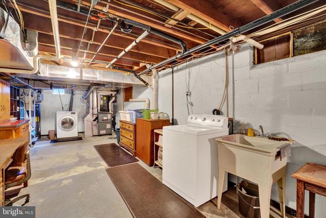 285 S MAIN ST, Mount Wolf, PA 17347
