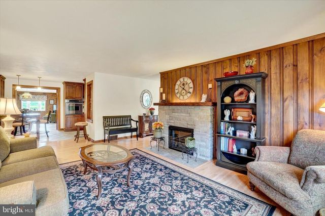 285 S MAIN ST, Mount Wolf, PA 17347