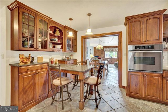 285 S MAIN ST, Mount Wolf, PA 17347