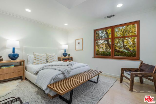 2232 Stradella Road, Los Angeles, CA 90077