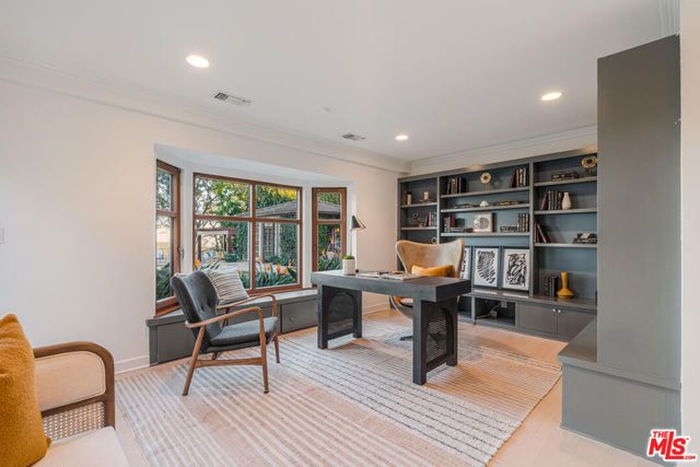 2232 Stradella Road, Los Angeles, CA 90077