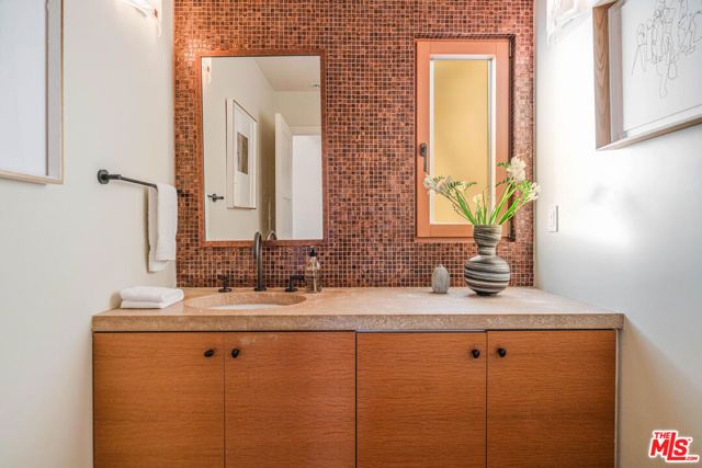 2232 Stradella Road, Los Angeles, CA 90077