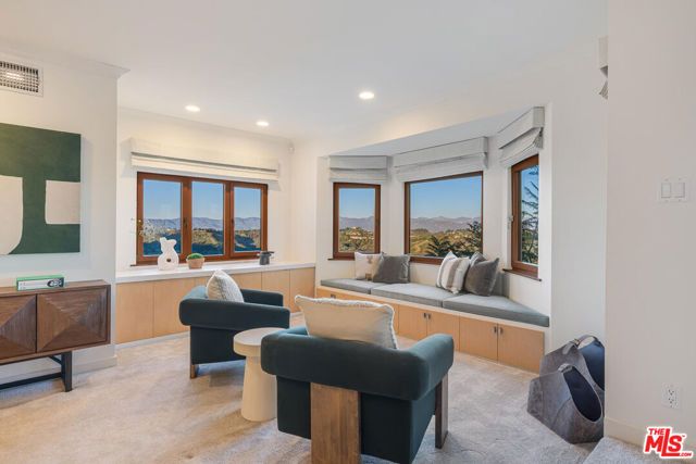 2232 Stradella Road, Los Angeles, CA 90077