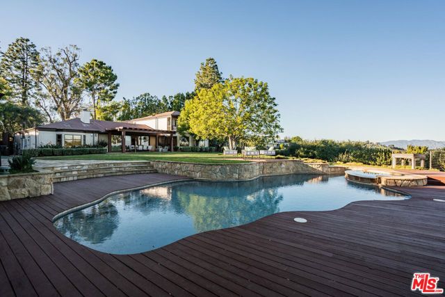 2232 Stradella Road, Los Angeles, CA 90077