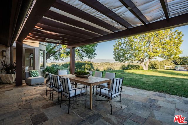 2232 Stradella Road, Los Angeles, CA 90077