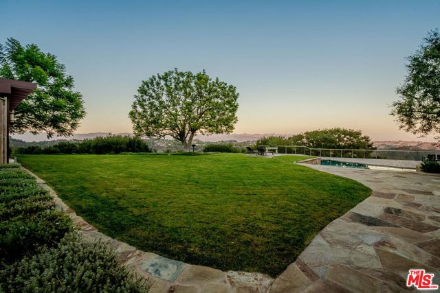 2232 Stradella Road, Los Angeles, CA 90077