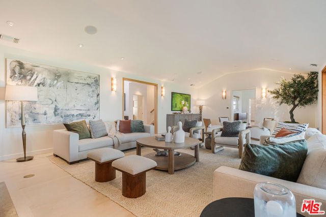 2232 Stradella Road, Los Angeles, CA 90077