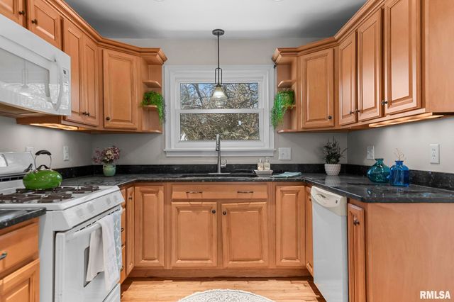 2308 S WALNUT Street, Springfield, IL 62704