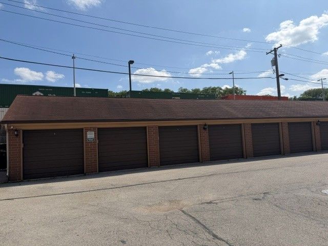 105 W Saint Charles Road 201, Lombard, IL 60148