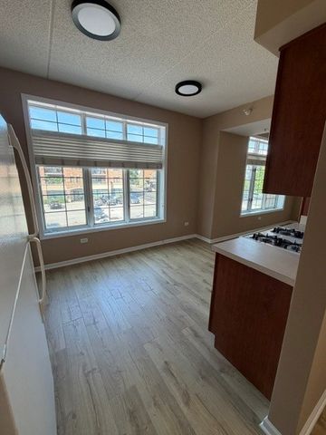 105 W Saint Charles Road 201, Lombard, IL 60148