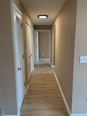 105 W Saint Charles Road 201, Lombard, IL 60148