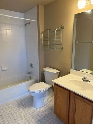 105 W Saint Charles Road 201, Lombard, IL 60148