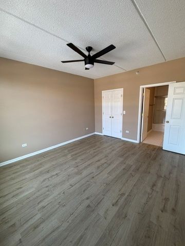 105 W Saint Charles Road 201, Lombard, IL 60148