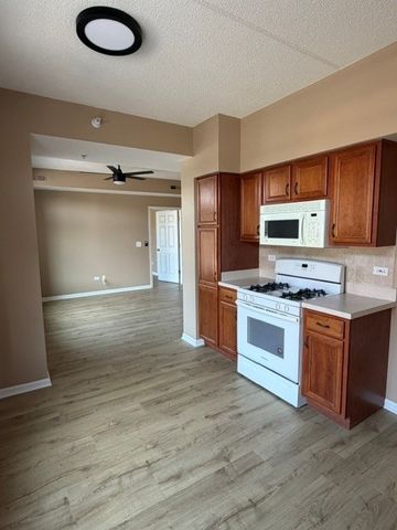 105 W Saint Charles Road 201, Lombard, IL 60148