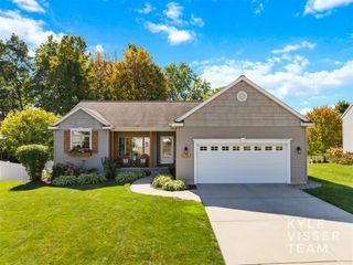 4478 Burton Forest Court, Grand Rapids, MI 49546