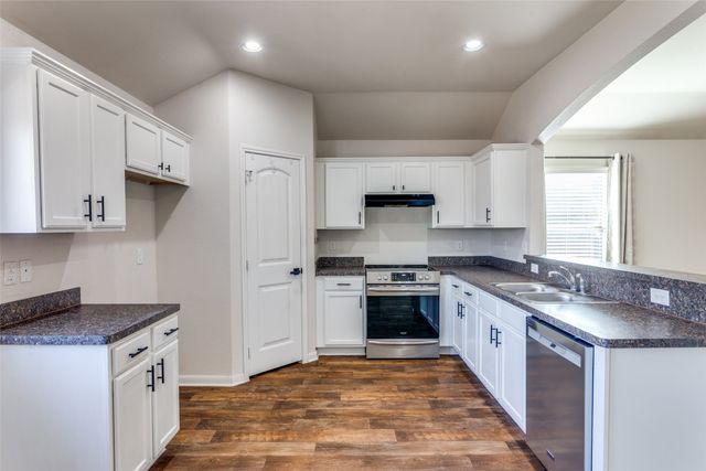 2252 Old Leonard Street, Fort Worth, TX 76119