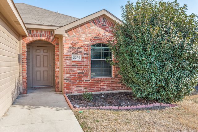 2252 Old Leonard Street, Fort Worth, TX 76119