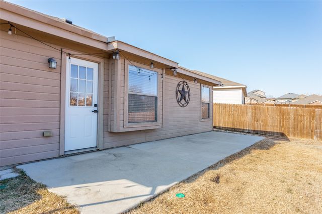 2252 Old Leonard Street, Fort Worth, TX 76119