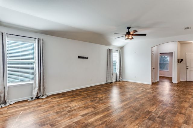 2252 Old Leonard Street, Fort Worth, TX 76119