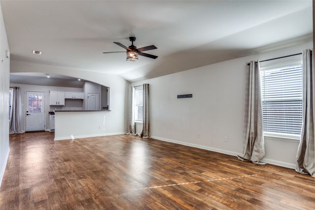 2252 Old Leonard Street, Fort Worth, TX 76119