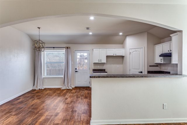 2252 Old Leonard Street, Fort Worth, TX 76119