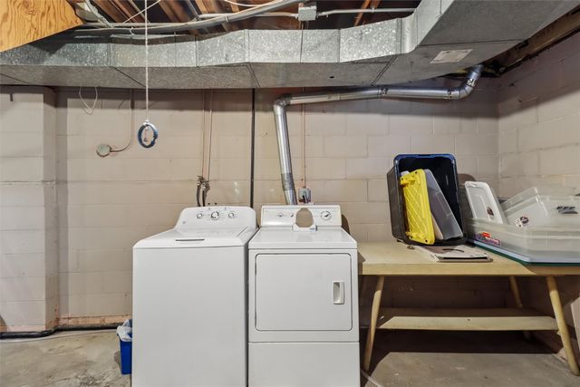 398 Pleasant View Drive, Des Moines, IA 50315