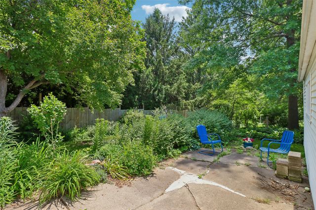 398 Pleasant View Drive, Des Moines, IA 50315