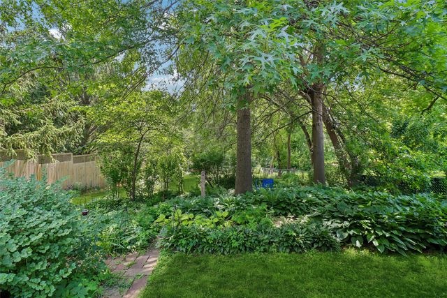 398 Pleasant View Drive, Des Moines, IA 50315