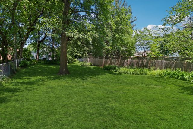 398 Pleasant View Drive, Des Moines, IA 50315
