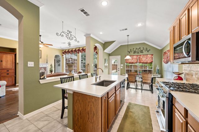 8364 Everglades Circle, Fort Worth, TX 76137