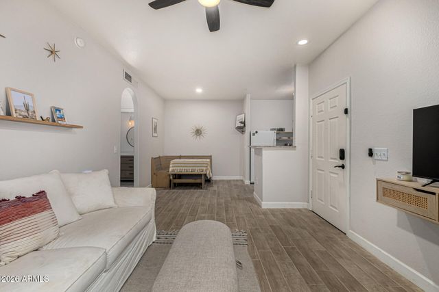 2929 W YORKSHIRE Drive 1085, Phoenix, AZ 85027