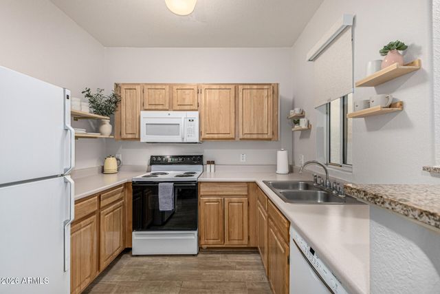 2929 W YORKSHIRE Drive 1085, Phoenix, AZ 85027