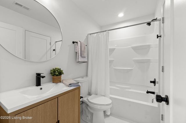 3135H Bushmill Park, Louisville, KY 40241