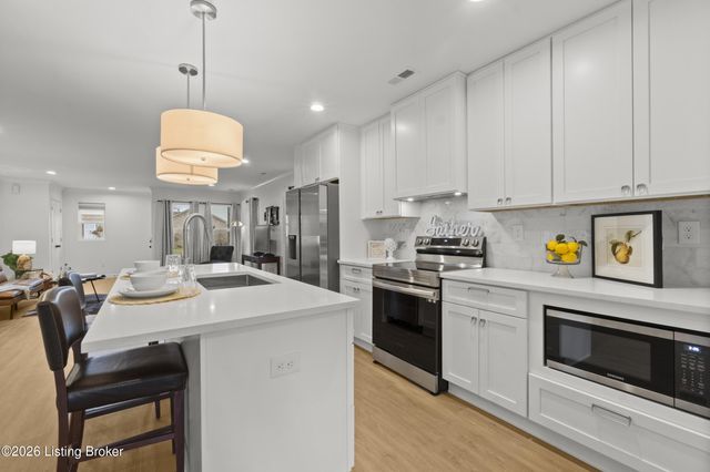 3135H Bushmill Park, Louisville, KY 40241
