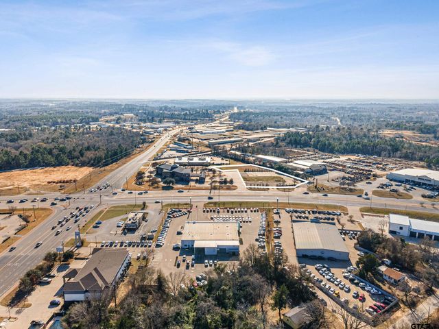 3909 S Southwest Loop 323, Tyler, TX 75701