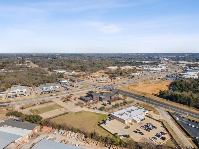 3909 S Southwest Loop 323, Tyler, TX 75701