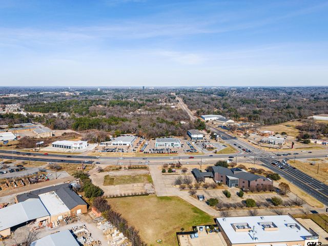 3909 S Southwest Loop 323, Tyler, TX 75701