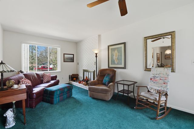 612 Dunross Drive, Milford Charter Twp, MI 48381