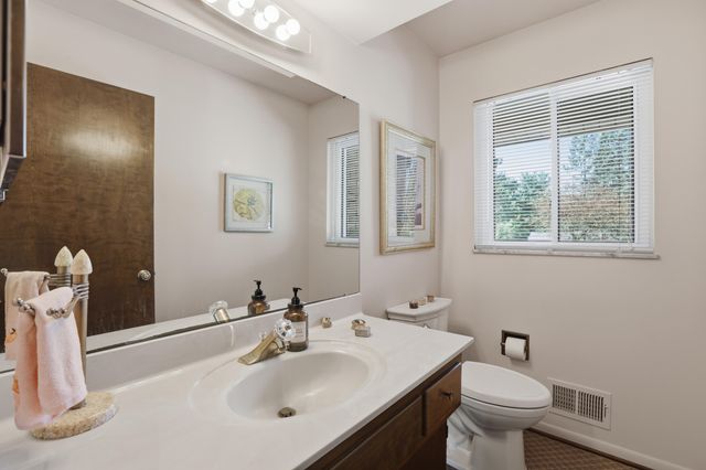 612 Dunross Drive, Milford Charter Twp, MI 48381