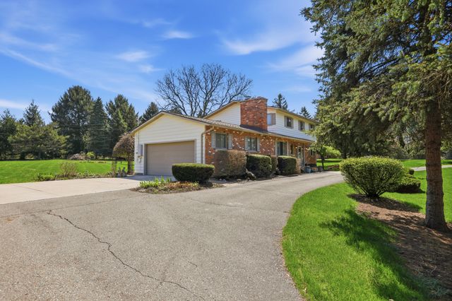 612 Dunross Drive, Milford Charter Twp, MI 48381