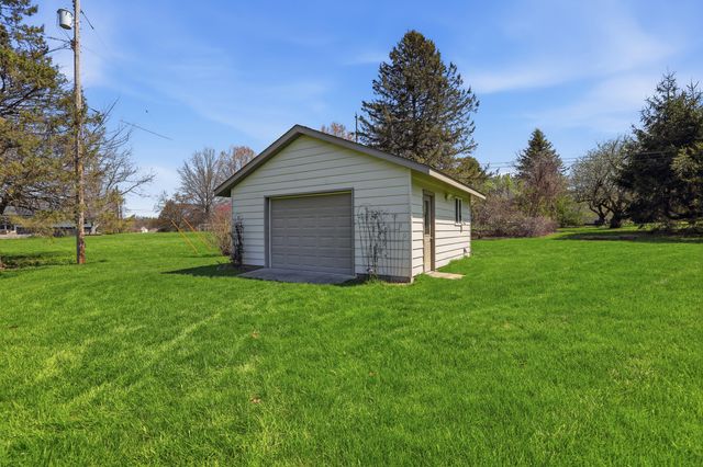 612 Dunross Drive, Milford Charter Twp, MI 48381